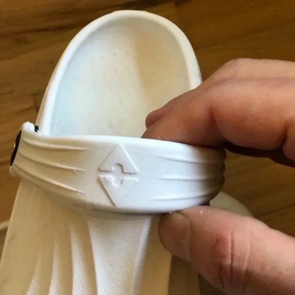 Airwalk slip on closed toes foam sandals - Picture 3 of 4